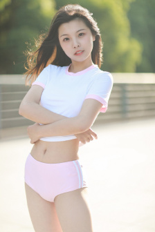 北原里英